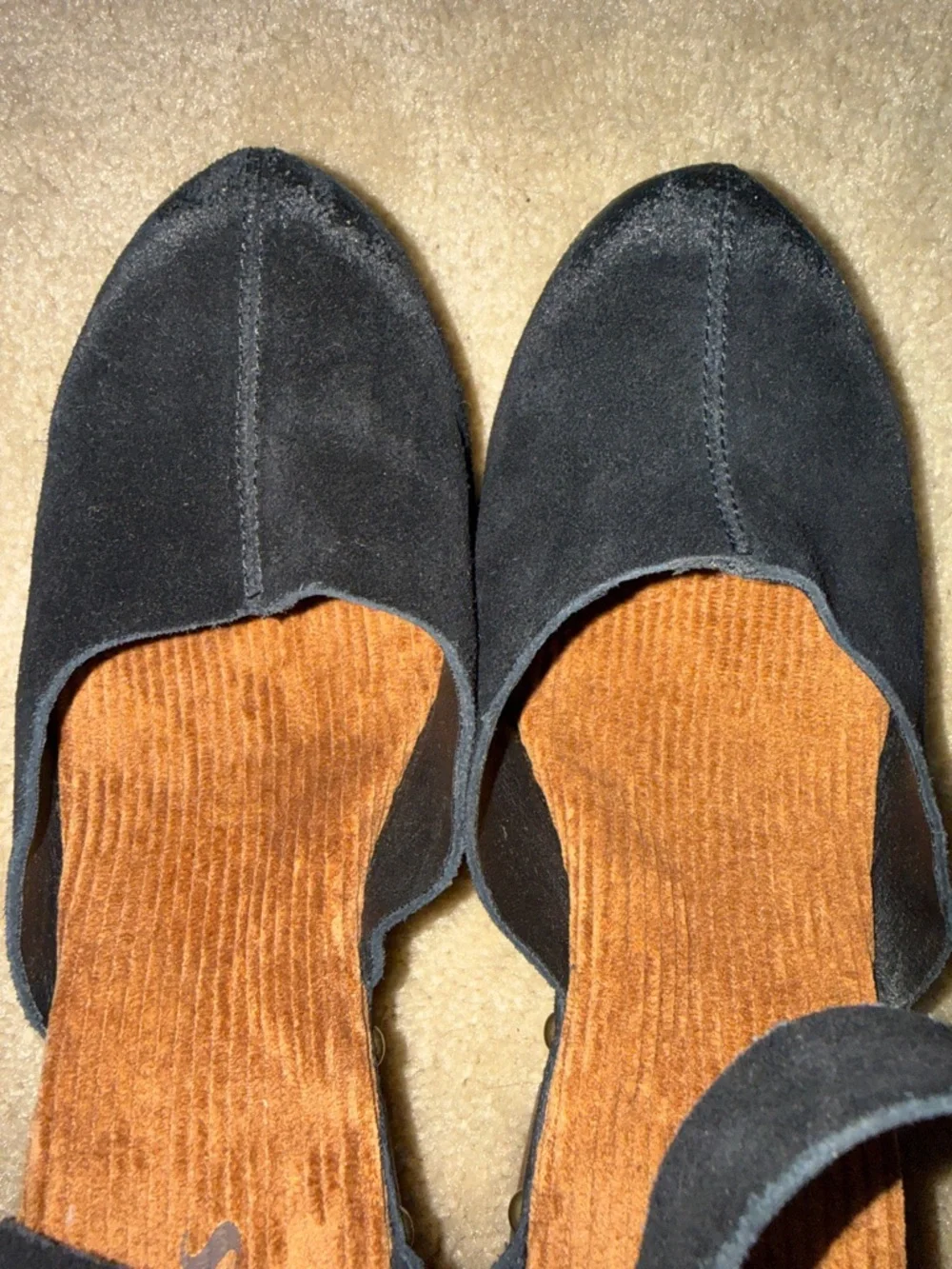 Korks Evah Women's Black Suede Ankle-Strap Heels size 9.5